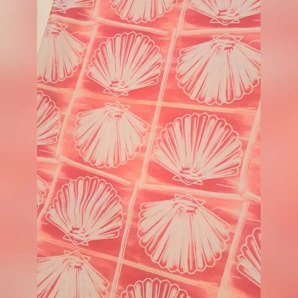 Lulu-B Pink Shell-Print Split V-Neck Sleeveless Top - Picture 4 of 7